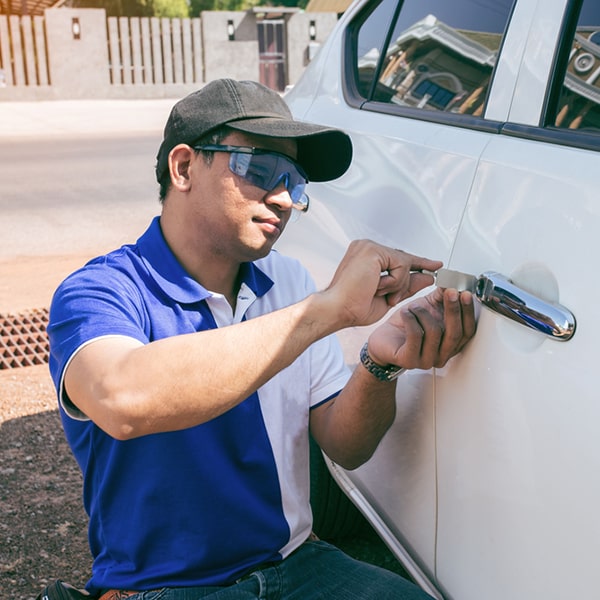 la cerrajería de autos cuenta con la tecnología necesaria para hacer llaves de coche con chip